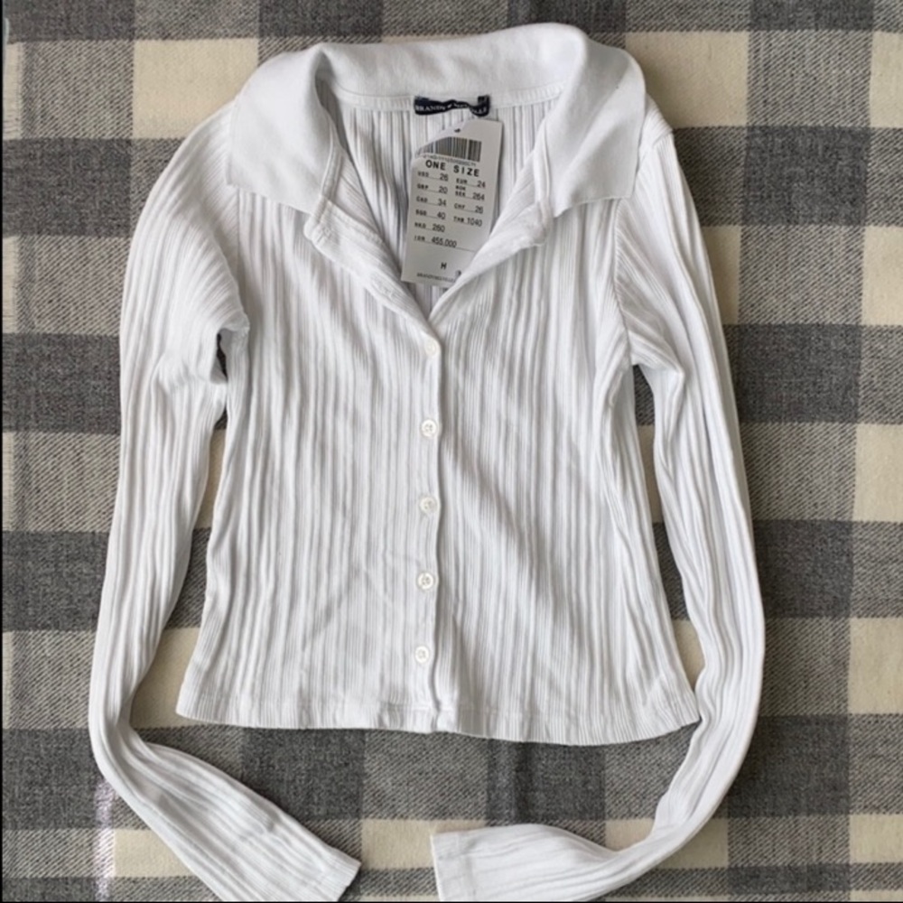 Brandy Melville / White Button Collar Long Sleeve